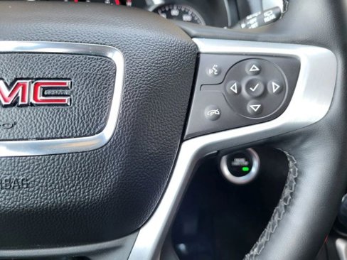Used 2024 GMC Terrain SLT image 8