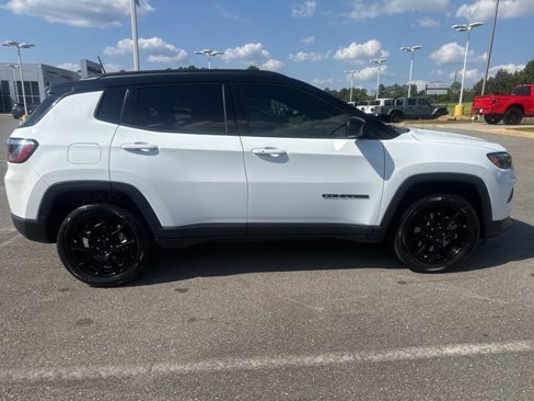 Used 2024 Jeep Compass Latitude w/ Convenience Group image 6