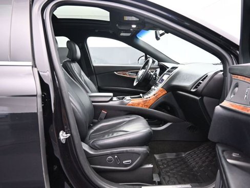 Used 2019 Lincoln Nautilus Reserve image 34