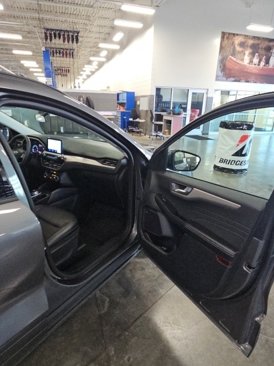Used 2022 Ford Escape SEL image 37
