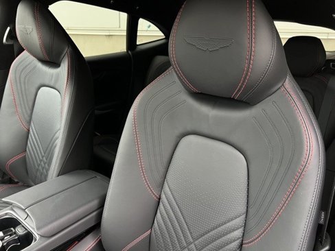 Used 2023 Aston Martin DBX image 16