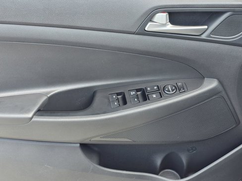 Used 2020 Hyundai Tucson SE image 14