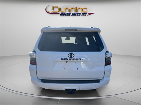Used 2014 Toyota 4Runner SR5 image 3