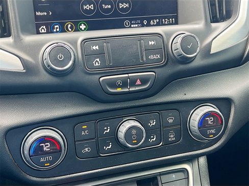 Used 2024 GMC Terrain SLT image 18