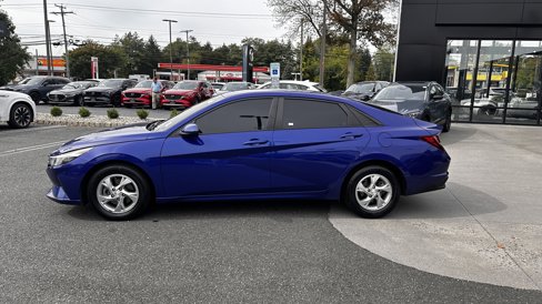 Used 2021 Hyundai Elantra SE image 3