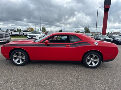 Used 2015 Dodge Challenger SXT w/ Driver Convenience Group image 2