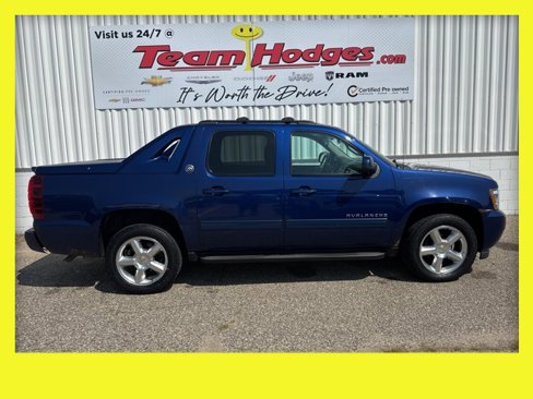Used 2013 Chevrolet Avalanche LS image 1