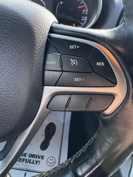 Used 2020 Jeep Grand Cherokee Limited w/ Luxury Group II image 30