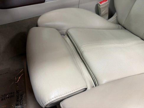 Used 2015 Cadillac SRX Luxury w/ Driver Awareness Package image 61