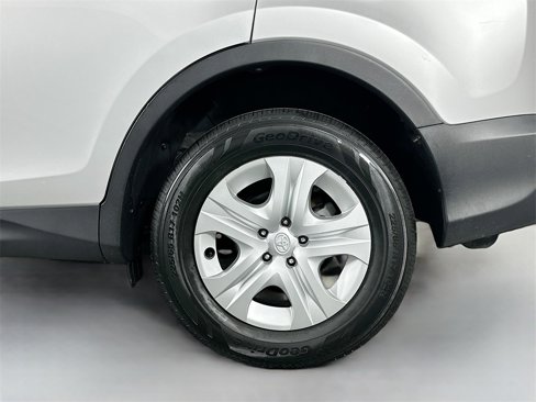 Used 2015 Toyota RAV4 LE image 27