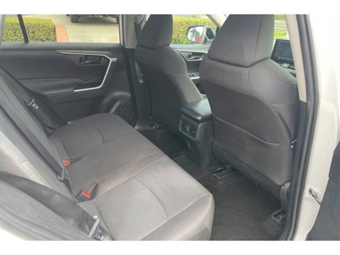 Used 2022 Toyota RAV4 LE image 17