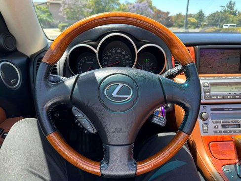 Used 2002 Lexus SC 430 Convertible image 9