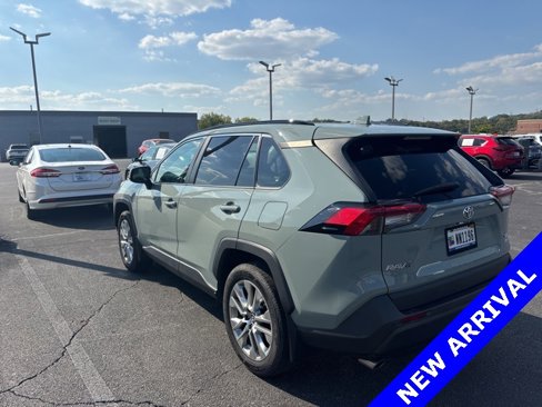 Used 2019 Toyota RAV4 XLE Premium w/ Advanced Technology Package image 4