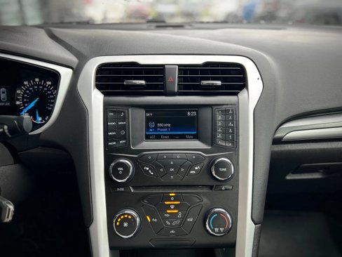 Used 2014 Ford Fusion SE image 20