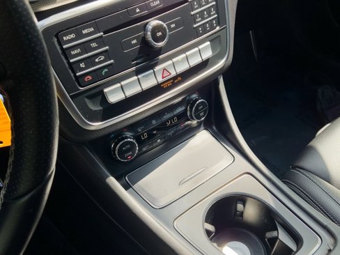 Used 2018 Mercedes-Benz CLA 250 image 14