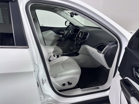 Used 2021 Jeep Cherokee Limited image 10