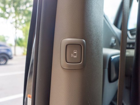 Used 2019 Kia Sedona EX image 30