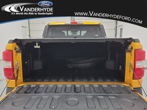 Used 2023 Ford Maverick Lariat w/ Lariat Luxury Package image 8