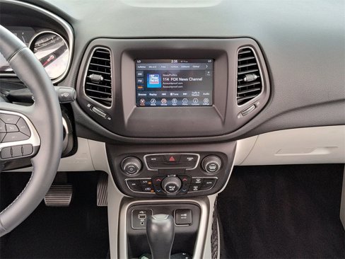 Used 2019 Jeep Compass Latitude image 29