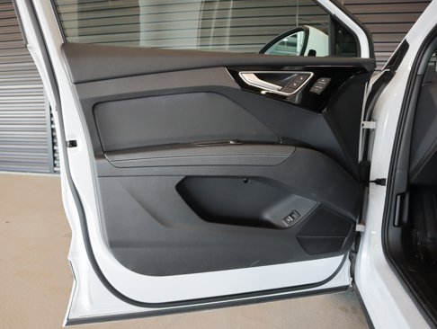 Certified 2023 Audi Q4 e-tron Premium Plus image 29