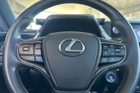 Used 2021 Lexus ES 300h w/ Premium Package image 15