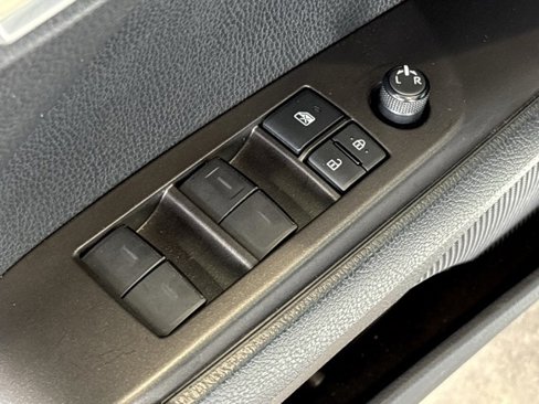 Used 2022 Toyota Camry SE image 15