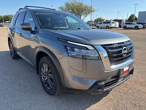 Used 2022 Nissan Pathfinder SV w/ SV Premium Package image 9