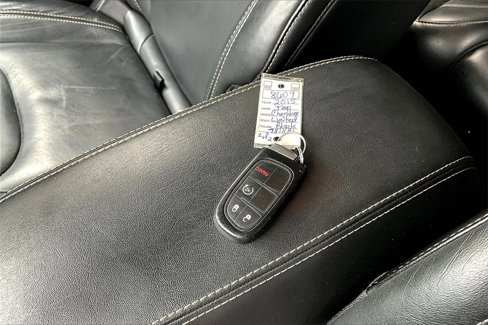 Used 2015 Jeep Cherokee Limited image 32