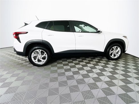 Certified 2024 Chevrolet Trax LS w/ LS Convenience Package image 10