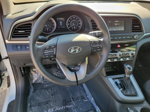 Used 2020 Hyundai Elantra SE image 20