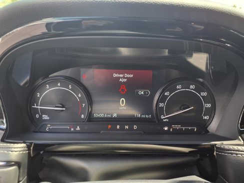 Used 2021 Lincoln Corsair AWD image 12