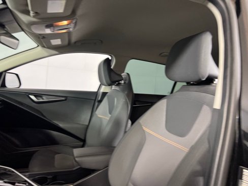 Used 2023 Kia Niro LX image 23