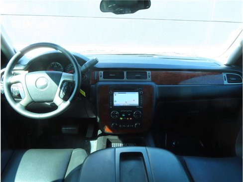 Used 2013 Chevrolet Suburban LTZ image 8