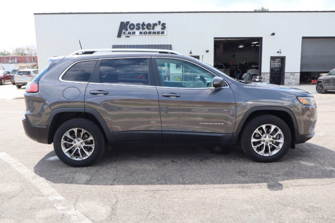 Used 2019 Jeep Cherokee Latitude Plus w/ Cold Weather Group image 5