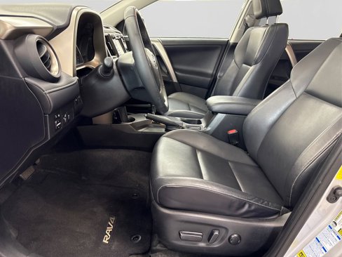 Used 2015 Toyota RAV4 Limited image 9