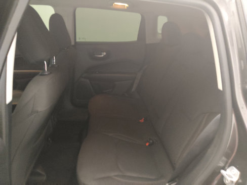 Used 2018 Jeep Compass Sport w/ Tech Group image 18