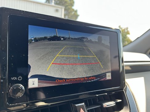 Certified 2023 Toyota Corolla Cross XLE image 25