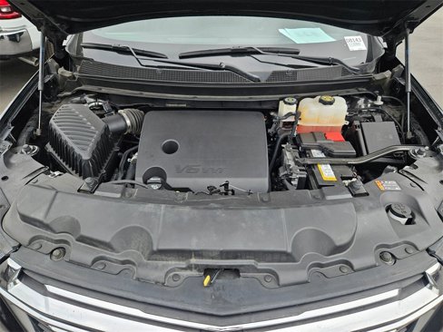 Used 2022 Chevrolet Traverse LT image 40