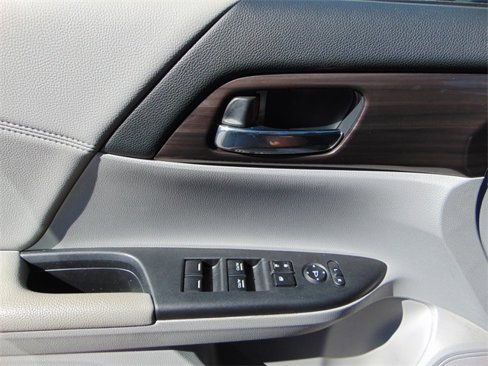 Used 2016 Honda Accord EX image 20