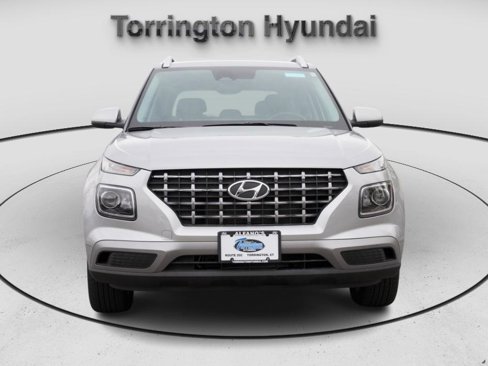 Certified 2024 Hyundai Venue SEL image 2