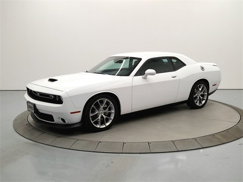 Used 2022 Dodge Challenger GT image 3