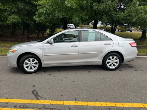 Used 2010 Toyota Camry LE image 13
