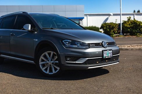Used 2017 Volkswagen Golf Alltrack image 3