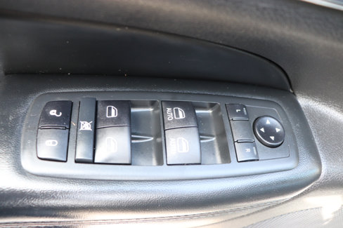 Used 2020 Jeep Grand Cherokee Limited w/ Luxury Group II image 49