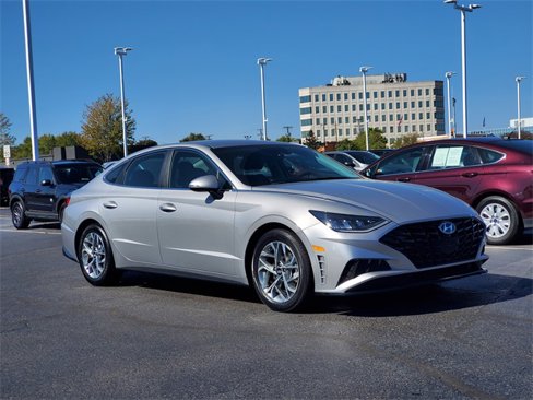 Used 2023 Hyundai Sonata SEL image 1