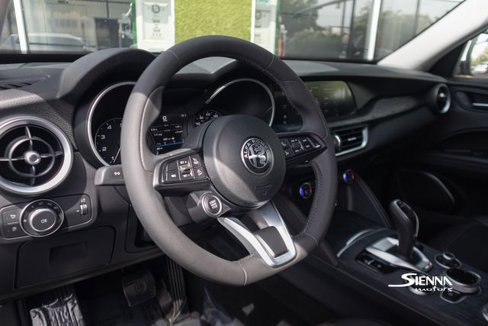Used 2020 Alfa Romeo Stelvio image 24
