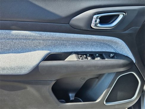 New 2025 Jeep Compass Sport image 12