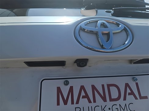 Used 2017 Toyota Highlander Plus image 12