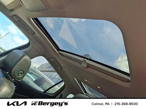 Used 2017 GMC Acadia SLT image 16