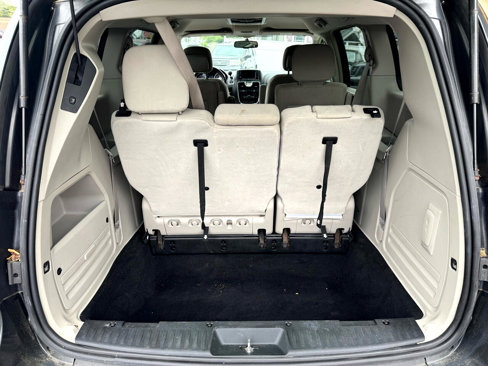 Used 2011 Chrysler Town & Country Touring w/ Entertainment Group #1 image 25